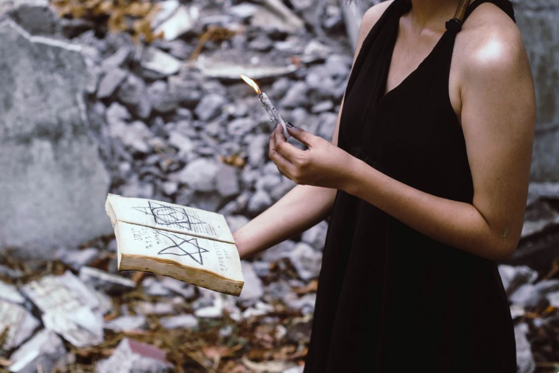 Beginner Grimoire for Witches